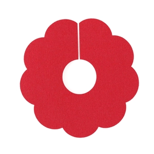 Red flower-shaped felt wine glass card or festive cup collar for party table decoration
