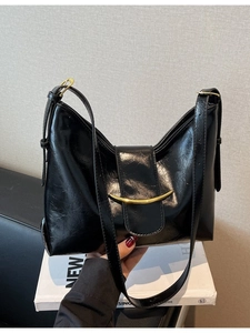 Minimalist Large Capacity PU Leather Dumpling Crossbody Bag For Women Summer Casual Fashion Shoulder Bag With Magnetic Buckle