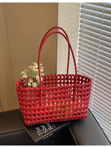 Stijlvolle Dames PVC Geweven Opengewerkte Onderarm Tas Mode Strand Schoudertas Met Binnenvak Mandtas