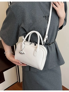 Minimalist PU Leather Lychee Pattern Shoulder Bag For Women Commuting Crossbody Bag With Metal Whale Pendant Zipper Tote Bag