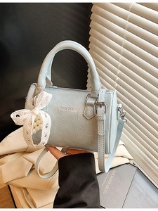 Sac Boston Doux pour Femmes en Cuir PU Plissé Sac à Bandoulière Avec Pendentif Noeud en Dentelle Künstliche Perles Sac Cylindre