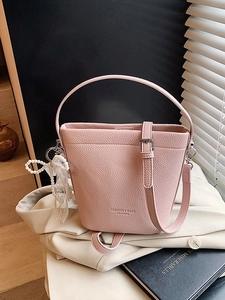 Women Fashion Litchi Grain PU Leather Bucket Bag Versatile Shoulder Crossbody Bag Elegant Commuter Handbag with Artificial Pearl Charm