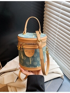 Mode Vintage PU Leder Monogramm Beuteltasche Für Damen Nische Design Schulter Umhängetasche Zylindrische Handtasche Alltag