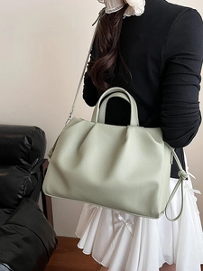 Chicke mintgrüne Falten-Eimertasche mit Lederstruktur und Crossbody-Schultergurt