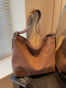 Retro brown suede large capacity tote bag with white stitching and leather trim
