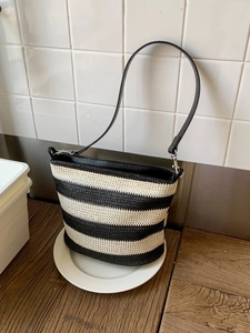 Women's Contrast Color Stripe Straw Woven Bucket Bag Large Capacity Single Shoulder Crossbody Bag Vacation Style