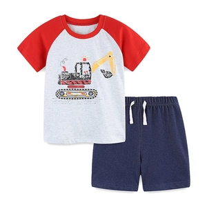 Ensemble d'été pour garçons avec t-shirt gris à motif pelleteuse et short bleu
