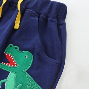 Dunkelblaue Jungen-Shorts mit elastischem Bund, gelbem Kordelzug und Dinosaurier-Stickerei