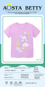 Details des lila Baumwoll-T-Shirts für Mädchen mit Regenbogen-Print und Materialinfos
