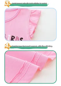 Détail d'un t-shirt rose en coton avec poignets à volants et doubles coutures renforcées