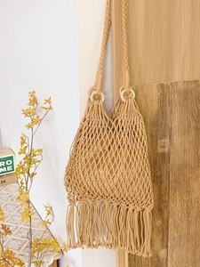 Sac à Épaule Tissé à la Main Avec Franges Sac Fourre-tout de Plage Bohème Ajouré Avec Anneau en Bois Pour Femme Vacances