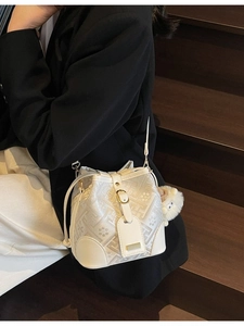 Vintage Geometric Pattern PU Leather Bucket Bag Women Fashion Crossbody Shoulder Bag With Plush Pendant Casual Daily Satchel