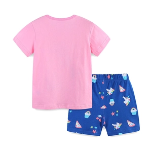 Pigiama estivo da bambina con t-shirt rosa e pantaloncini blu stampa unicorno