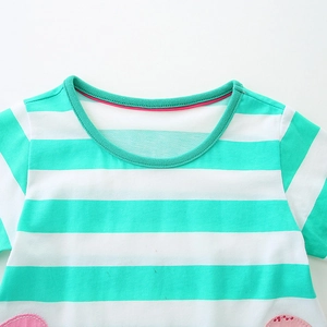 Robe rayée à manches courtes pour filles en vert menthe et blanc avec col rose doux