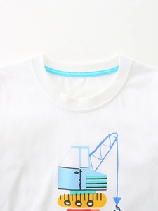 T-shirt blanc en coton pour garçons avec imprimé excavatrice et bande de cou bleue
