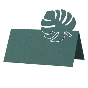 Marque-places Feuilles de Monstera Découpés au Laser pour Décoration de Table de Mariage Banquet Fête Cartes de Nom en Papier Pliables Évidées Vert Style Tropical