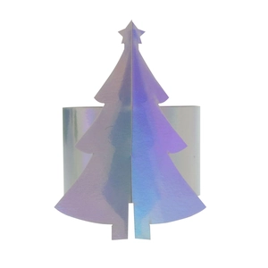 Vue détaillée d'un rond de serviette holographique en forme de sapin avec un fini iridescent