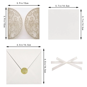 Detail der lasergeschnittenen Glitzer-Hochzeitseinladung mit Maßen und Komponenten-Layout