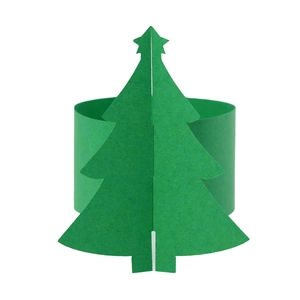 Détail du rond de serviette en papier vert avec sapin de Noël et étoile pour table festive