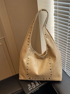 Sac à Bandoulière en Cuir PU Mode Motard pour Femmes Rétro Punk Rivets Grande Capacité Sac Fourre-tout Hobo Main Quotidien