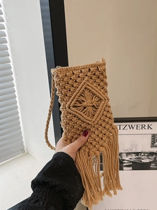 Bohemian Hand Woven Straw Crossbody Bag For Women Tassel Small Phone Purse Summer Beach Vacation Shoulder Messenger Bag