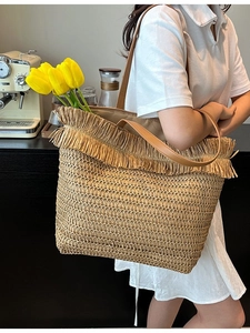 Vintage Straw Woven Tote Bag For Women Large Capacity Beach Shoulder Bag With Fringe Decor Handmade Summer Vacation Handbag