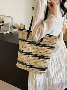 Grand sac cabas tissé en paille avec rayures noires et bandoulières pour femme