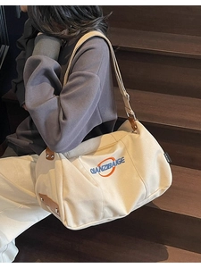Sac Fourre-tout en Toile pour Femmes Grande Capacité Décontracté Bandoulière Broderie Logo Rétro Forme Oreiller Sac à Main de Mode
