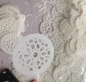 White PET star pattern stencil for cake decorating and coffee latte art decoration