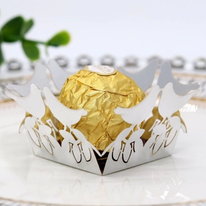 Detailed laser-cut white bird hollow chocolate holder for wedding party table decoration