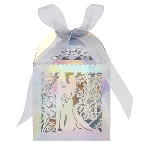 Scatola bomboniera iridescente tagliata al laser con silhouette e cuore amore