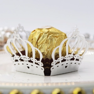 Detailed laser-cut crown hollow paper chocolate box for festive parties with heart details