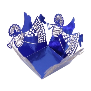 Boîte cadeau en papier bleu foncé découpée au laser avec motifs d'anges évidés