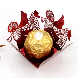 Boîte à bonbons ange rouge découpée au laser avec dentelle fine pour les fêtes