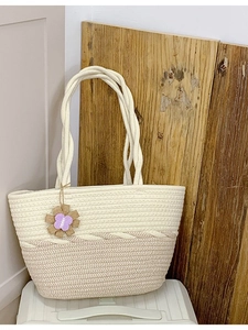 Grand Sac Fourre-tout en Paille Tissée pour Femmes Bloc de Couleur Sac de Plage avec Pendentif Fleur Sac à Main d'Été