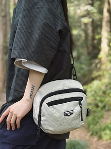 Borsa a Tracolla Leggera in Nylon da Donna Borsa Quadrata Piccola Outdoor Casual Con Texture Increspata Tracolla Regolabile Borsa a Spalla Versatile