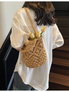 Bohemian hollow floral macrame shoulder bag made of thick cotton rope for summer beach