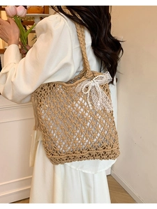 Sac fourre-tout en paille tissée ajourée avec nœud en dentelle et perles pour la plage