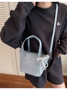Sac cabas tissé bleu clair avec nœud en dentelle et perles pour vacances à la plage