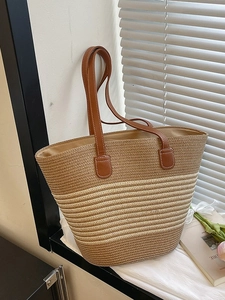 Grand sac cabas tressé avec dégradé de marron et anses en cuir pour la plage ou le quotidien