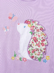 Felpa viola da bambina con ricamo di riccio e dettagli patchwork floreali autunnali