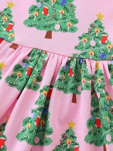 Rosa langärmeliges Mädchenkleid mit Weihnachtsbaum-Print und plissierten Taillendetails