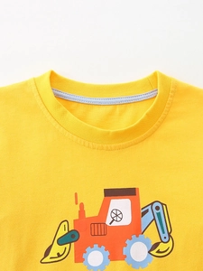 Gelbes Baumwoll-Langarmshirt für Jungen mit buntem Cartoon-Bagger-Aufdruck und Rundhals