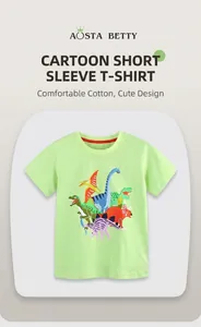 Détail d'un t-shirt en coton pour garçon avec motifs de dinosaures et col bordé de rouge