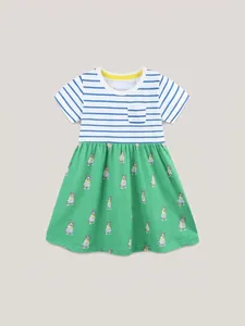 Abito estivo per bambine con top a righe e gonna verde con stampa di cuccioli