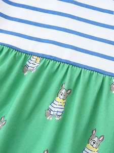 Abito in cotone per bambina a righe blu e tessuto verde con motivi a cartoni di bulldog