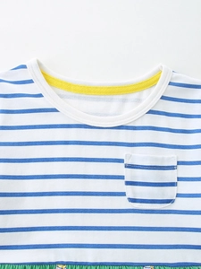 Abito in cotone a righe bianche e blu per bambina con collo tondo e bordo verde