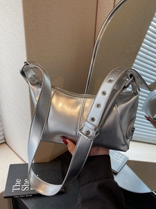 Borsa Hobo in Pelle PU Lucida di Tendenza per Donna Borsa a Tracolla Sottobraccio Argento Metallizzato Con Tracolla a Occhielli