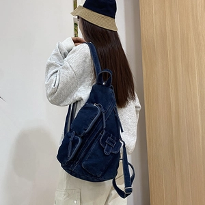 Retro dunkelblaue Denim-Schultertasche mit Multi-Reißverschlusstaschen und Gurt