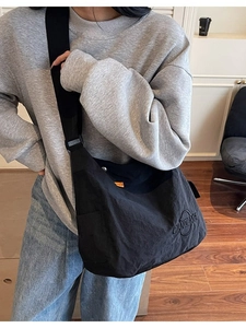 Borsa a tracolla minimalista nera in tela di grande capacità per uso quotidiano